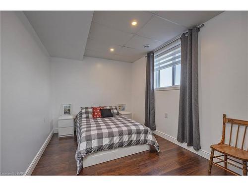5234 Dundon Drive, Kingston, ON - Indoor Photo Showing Bedroom
