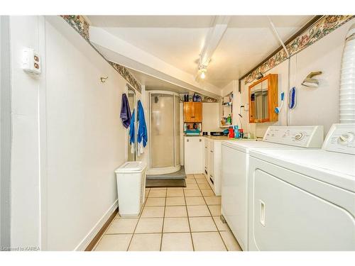 37 First Avenue, Kingston, ON - Indoor Photo Showing Laundry Room
