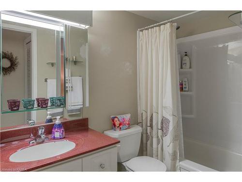 305-540 Talbot Place, Gananoque, ON - Indoor Photo Showing Bathroom
