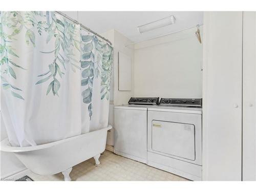 77 Grove Street, Newburgh, ON - Indoor Photo Showing Bathroom