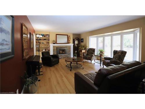 34 Riverview Drive, Brockville, ON - Indoor Photo Showing Living Room With Fireplace