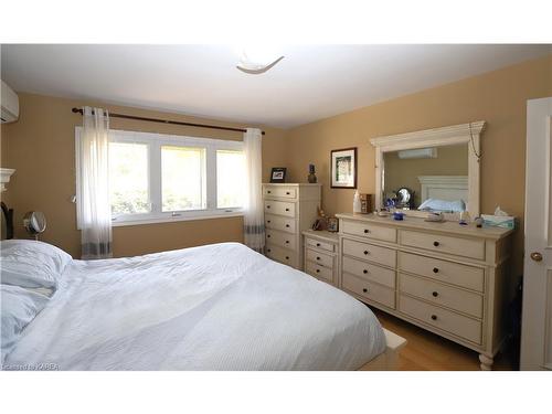 34 Riverview Drive, Brockville, ON - Indoor Photo Showing Bedroom