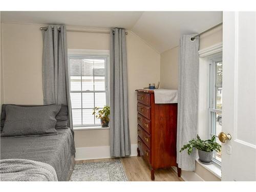 215 Brock Street, Gananoque, ON - Indoor Photo Showing Bedroom