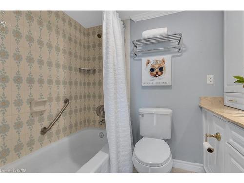 1203-165 Ontario Street, Kingston, ON - Indoor Photo Showing Bathroom