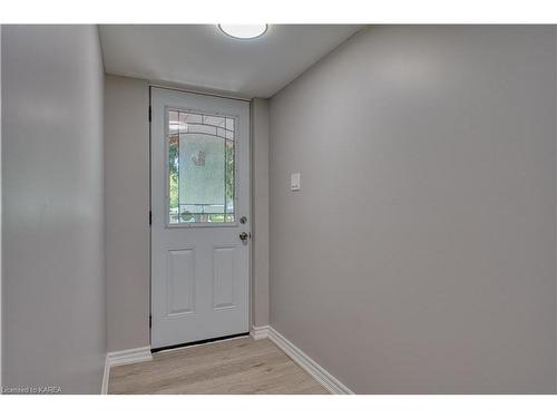 2-151 Dauphin Avenue, Kingston, ON - Indoor Photo Showing Other Room