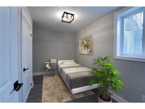 2-1308 Edwin Street, Kingston, ON - Indoor Photo Showing Bedroom