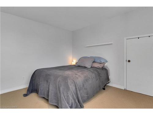 965 Lincoln Drive, Kingston, ON - Indoor Photo Showing Bedroom