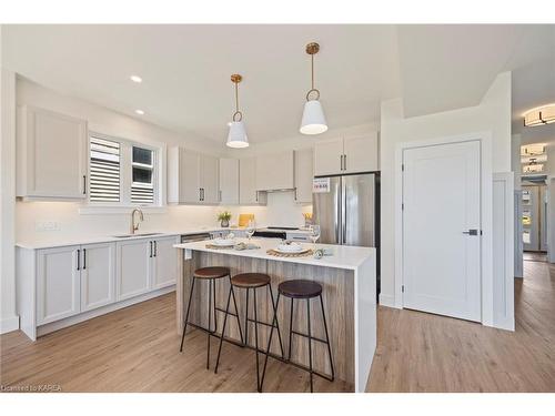 157 Mcdonough Crescent, Amherstview, ON - Indoor Photo Showing Kitchen