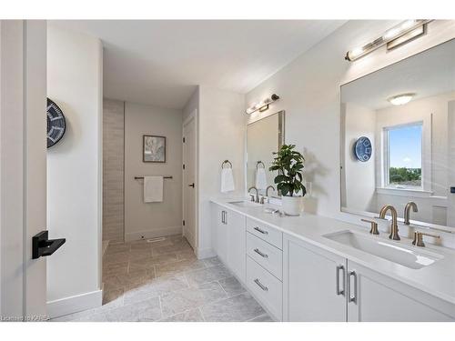 157 Mcdonough Crescent, Amherstview, ON - Indoor Photo Showing Bathroom