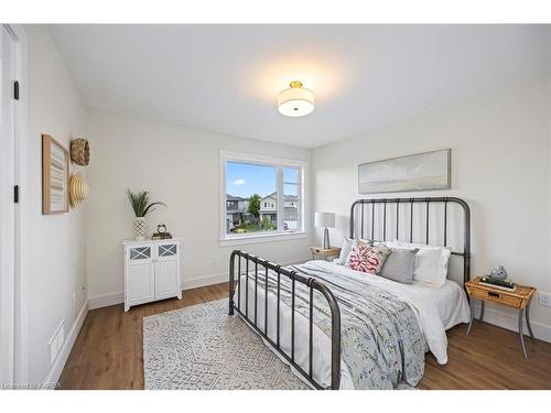 157 Mcdonough Crescent, Amherstview, ON - Indoor Photo Showing Bedroom