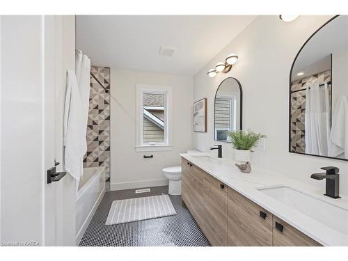 157 Mcdonough Crescent, Amherstview, ON - Indoor Photo Showing Bathroom