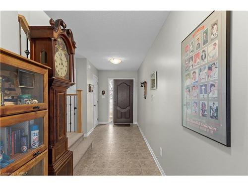 1594 Crimson Crescent, Kingston, ON - Indoor Photo Showing Other Room