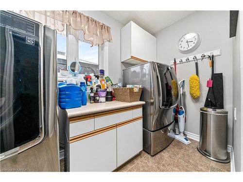 46 United Street, Selby, ON - Indoor Photo Showing Laundry Room
