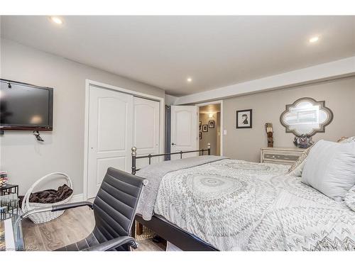 1110 Crossfield Avenue, Kingston, ON - Indoor Photo Showing Bedroom
