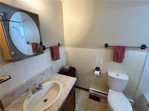 2417 Henderson Road, Arden, ON - Indoor Photo Showing Bathroom