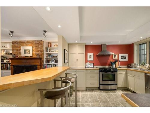 64 Wellington Street, Kingston, ON - Indoor Photo Showing Kitchen