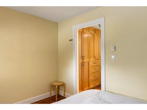 64 Wellington Street, Kingston, ON - Indoor Photo Showing Bedroom