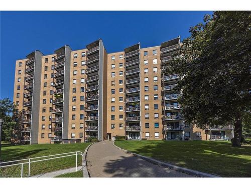 609-66 Greenview Drive, Kingston, ON - Outdoor With Balcony With Facade