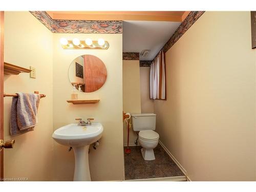 1013 Pinewood Place, Kingston, ON - Indoor Photo Showing Bathroom