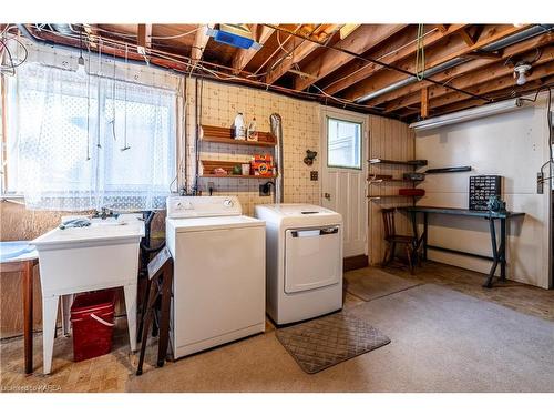 1013 Pinewood Place, Kingston, ON - Indoor Photo Showing Laundry Room