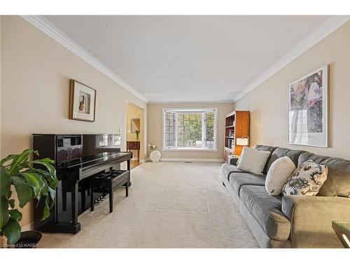57 Faircrest Boulevard, Kingston, ON - Indoor Photo Showing Living Room