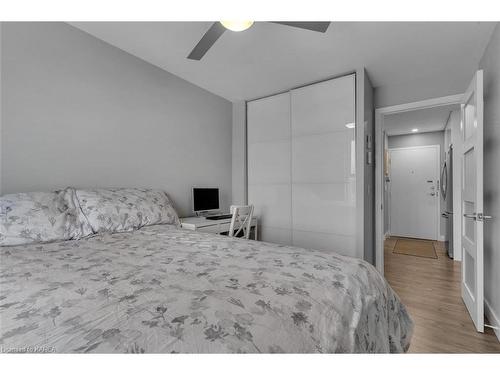 412-334 Queen Mary Road, Kingston, ON - Indoor Photo Showing Bedroom