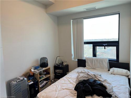 830-652 Princess Street, Kingston, ON - Indoor Photo Showing Bedroom