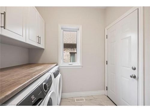 730 Squirrel Hill Drive, Kingston, ON - Indoor Photo Showing Laundry Room