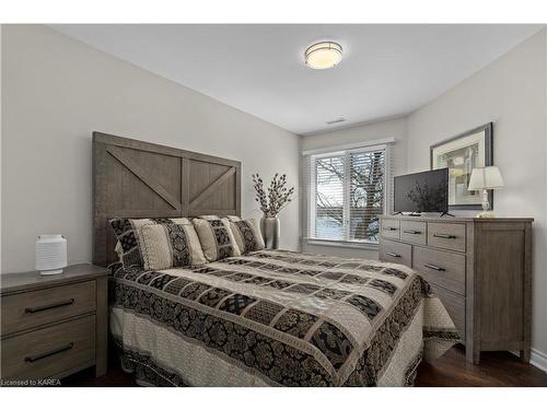 1503 Lower Drive, Kingston, ON - Indoor Photo Showing Bedroom