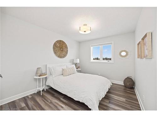 1237 Max Crescent, Kingston, ON - Indoor Photo Showing Bedroom