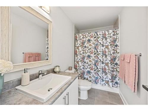 1237 Max Crescent, Kingston, ON - Indoor Photo Showing Bathroom