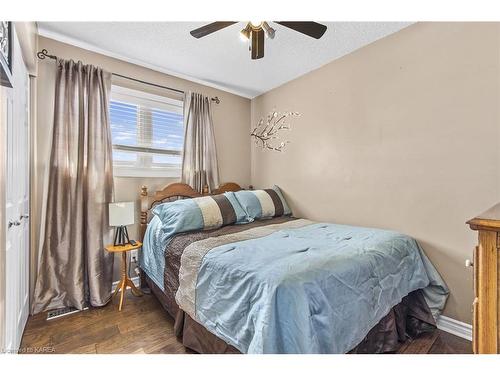 91 Mckeown Crescent, Amherstview, ON - Indoor Photo Showing Bedroom