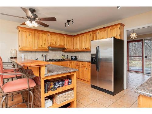 116 Havenwood Trail, Howe Island, ON - Indoor Photo Showing Living Room