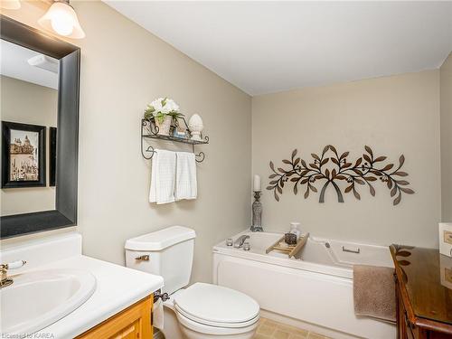 116 Havenwood Trail, Gananoque, ON - Indoor Photo Showing Bathroom