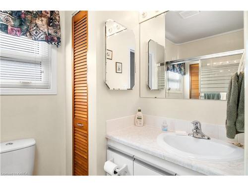 2605 Tiller Lane, Kingston, ON - Indoor Photo Showing Bathroom