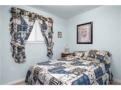 2605 Tiller Lane, Kingston, ON - Indoor Photo Showing Bedroom