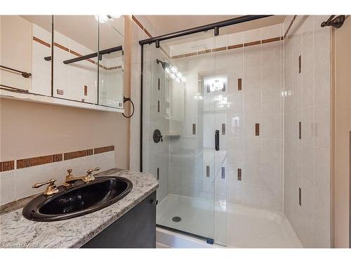 5582 Hinchinbrooke Road, Hartington, ON - Indoor Photo Showing Bathroom