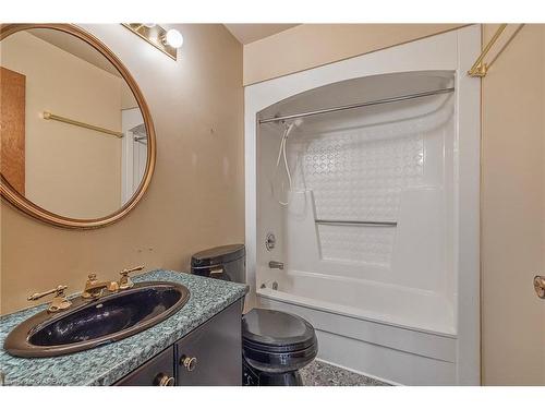 5582 Hinchinbrooke Road, Hartington, ON - Indoor Photo Showing Bathroom