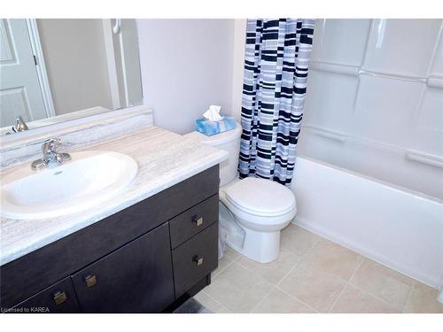 1400 Tremont Drive, Kingston, ON - Indoor Photo Showing Bathroom