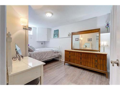 830 Brandy Court, Kingston, ON - Indoor Photo Showing Bedroom