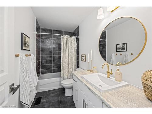 852 Stonewalk Drive, Kingston, ON - Indoor Photo Showing Bathroom