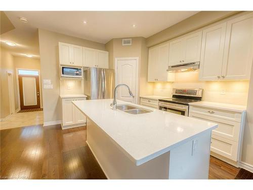 1341 Tremont Drive, Kingston, ON - Indoor Photo Showing Kitchen With Double Sink With Upgraded Kitchen