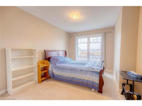 1341 Tremont Drive, Kingston, ON - Indoor Photo Showing Bedroom