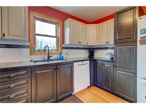 94 Lekx Rd, Gananoque, ON - Indoor Photo Showing Kitchen With Double Sink