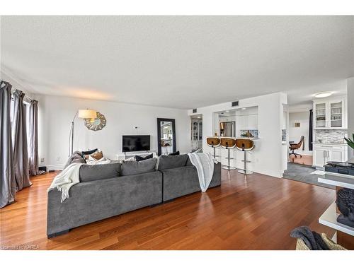 207-185 Ontario Street, Kingston, ON - Indoor Photo Showing Living Room