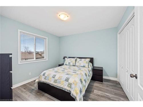 317 Rose Abbey Drive, Kingston, ON - Indoor Photo Showing Bedroom