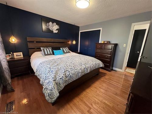 715 Collins Bay Road, Kingston, ON - Indoor Photo Showing Bedroom