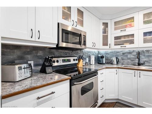 50 Harvard Place, Amherstview, ON - Indoor Photo Showing Kitchen