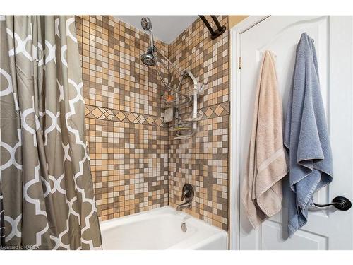 50 Harvard Place, Amherstview, ON - Indoor Photo Showing Bathroom