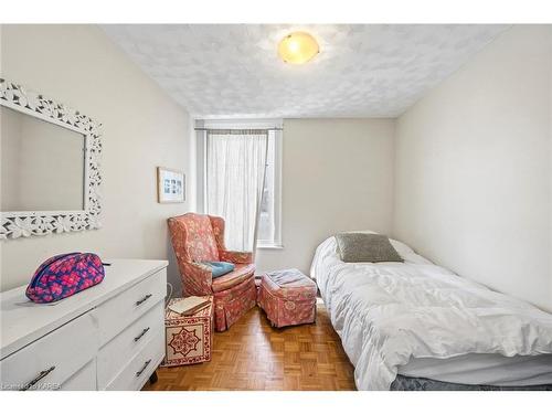 441 Bagot Street, Kingston, ON - Indoor Photo Showing Bedroom